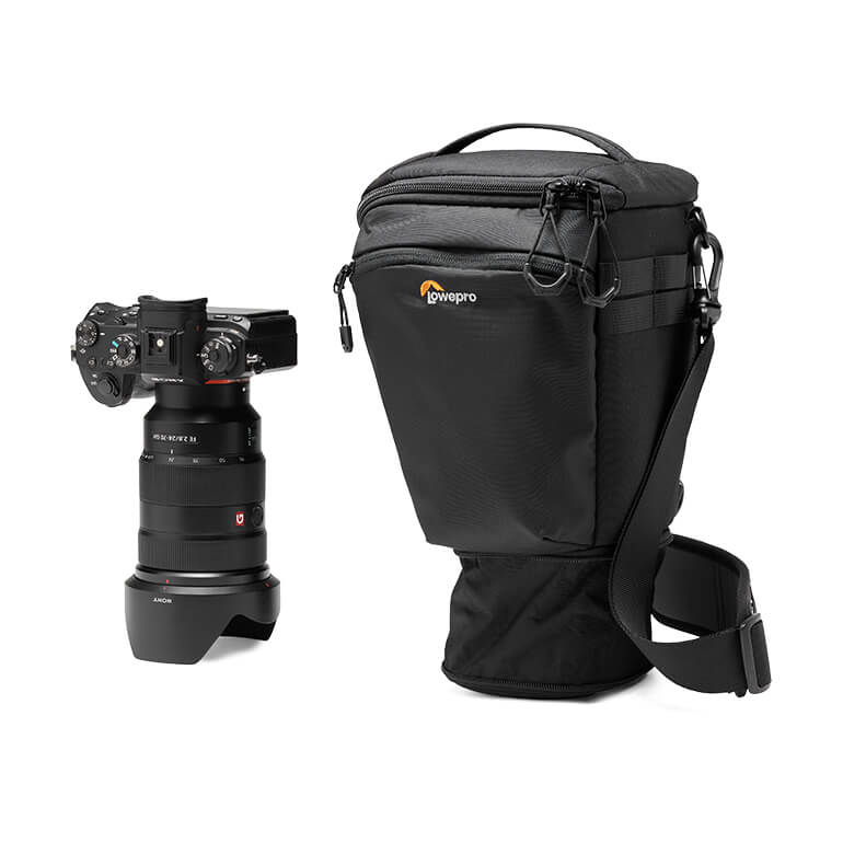 6_LP37498-PWW-bag-with-camera-